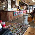 越前三国湊 海船や - 石油ストーブと大漁旗