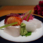 日本料理 幸庵 - 寒ブリ、赤貝、平目、アオリイカの刺身アップ