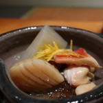日本料理 幸庵 - 平貝、北寄貝、牡蠣、淀大根の治部煮アップ