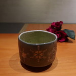 日本料理 幸庵 - お薄はクリスマスバージョンの器