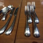 euro dining claret - 【2017.12.23(土)】テーブル席にある食器