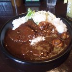 サンアロハ - 牛肉の赤ワインカレー