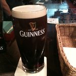 アイリッシュパブ　グロー - Guinness PINT