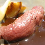 recte - 蝦夷鹿ロースのロースト　鹿肉のジュと赤ワインのソース　林檎のキャラメリゼと黄色い人参