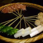 うかい鳥山 - 鶏二串　つくね　焼野菜三点（ジャガイモ、ししとう、ネギ）　追加：原木しいたけ