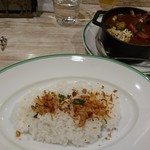 CURRY CLUB キュイエール - 骨付き鶏もも肉のバスク風カレー