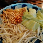 ジンギスカン 羊羊 八王子本店 - ランチメニューの野菜焼き(2人前)