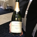 クイントカント - 
      ベリーズユナイテッドキングダムNVマイイ (ワッフェリーノ)