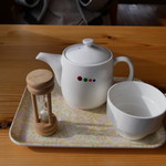 えほんとカフェ - ハーブティー（ハイビスカス）