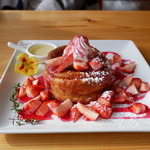 えほんとカフェ - 窯焼きパンケーキ（季節）