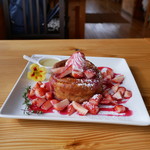 えほんとカフェ - 窯焼きパンケーキ（季節）