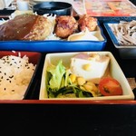 炭火居酒屋 炎 すすきのラフィラ8F店 - ハンバーグ御膳
                                税込９８０円