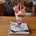 えほんとカフェ - えほんとパフェ