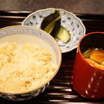 行楽庵 - 生姜ご飯、香の物、赤出汁（2017/8）
