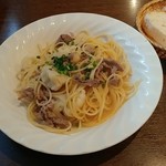 ラ ヴァカンツァ - 豚ばら肉とカリフラワーのパスタです