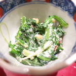 日本料理 太月 - 菊菜とアーモンドの白和え