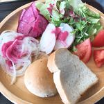 くるるの杜 農村レストラン - 【2017年12月】ビーツドレッシングをかけてサラダをオカワリ(^o^)丿