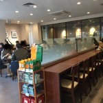 ドトールコーヒーショップ - かなり大きい店ですね