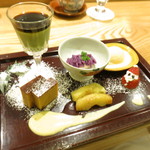 日本料理 太月 - 紫芋のプリン　キャラメルのアイスクリーム　和三盆のカステラ　リンゴ　苺のサンタクロース