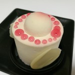 ショコラトリー・パティスリー ソリリテ - トンカ風味のホワイトチョコムースと、バラの香りのタイベリーのクリーム、イブ540円