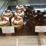 ショコラトリー・パティスリー ソリリテ - 今年は9種類も揃う、魅惑的な周年限定のケーキ（その1）