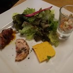 OSTERIA AL CORALLO - ふんわり南瓜スフォルマートや、生ハムや茸入り鶏のインボルティー二他、前菜4種盛り