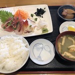 Tsukiji Ichiba - 刺身の盛り合わせセット