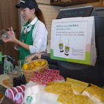 STARBUCKS COFFEE - 日本語少々。