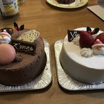 スワベ洋菓子店 - クリスマスケーキ（左:チョコ、右:ショート）