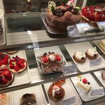 スワベ洋菓子店 - クリスマスバージョンに彩られたショーケース②