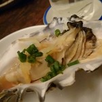 渋谷 牡蠣入レ時 - 生姜がイイ感じの蒸し牡蠣