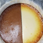 カラベル - チーズケーキとチョコチーズのハーフ。