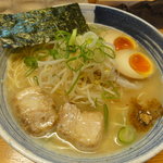 麺屋　一 - 味玉らー麺（750円）