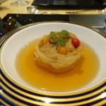 トゥ・ラ・ジョア - 和牛とオニオンのスープ