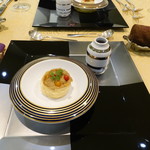 トゥ・ラ・ジョア - コンソメを入れて仕上げます