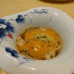 トゥ・ラ・ジョア - オマールのエスプーマが乗ったカッペリーニ