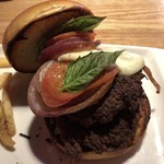 Applebee's Grill + Bar - Caprese Mozzarella Burger(アップ)♪