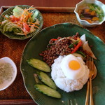 ボァトゥン - ランチガパオご飯