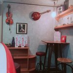 ワインバー フェルマータ - 店内