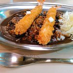 アパ社長カレーショップ - ワンコインサービスのエビフライカレー