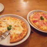 香林塔 - シーフードピザ・生ハムのピザ