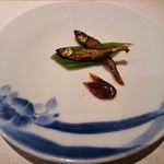 じどりや 穏座 - 酒肴　琵琶湖産 稚鮎と小海老の飴煮