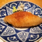 じどりや 穏座 - 焼物　淡海地鶏  雌　手羽塩焼　本山葵とわさび漬けを添えて