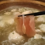 淡海地鶏の鶏しゃぶ鍋　鶏むね肉薄切りはしゃぶしゃぶ