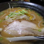 魚沼らーめん 雁舎 - 味噌ラーメン　米粉麺780円