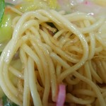 中華料理・ちゃんぽん 華豊 - 麺アップ