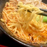 本格四川料理 麻辣先生 - 麺はツルツル麺
