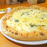 パージナ イタリアン ファイアワークス プラス カフェ ～薪焼きイタリアンとワイン～ - クアトロフォルマッジ　1400円