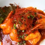 Stir-fried plump shrimp with chili sauce