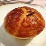 レストラン シェ・オカ - 白子とボルチーニ　白菜のパイ包み　柚子風味